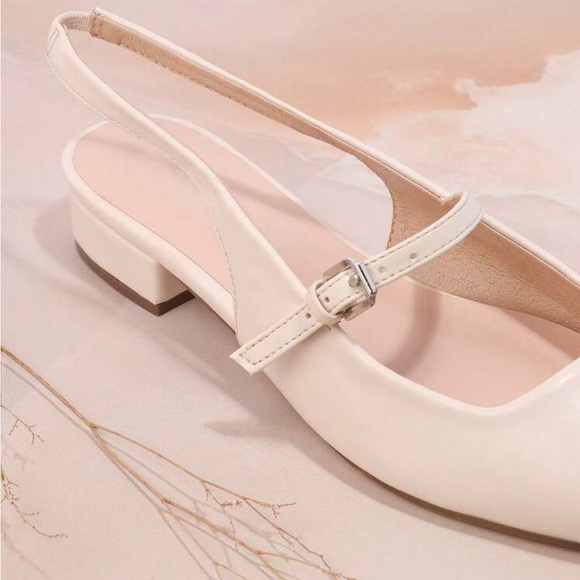 Pointed toe buckle strap slingback mini heeled flats - cream patent faux leather - Picture 3 of 7